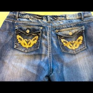 Women’s plus size jeans by Vanilla star sz24